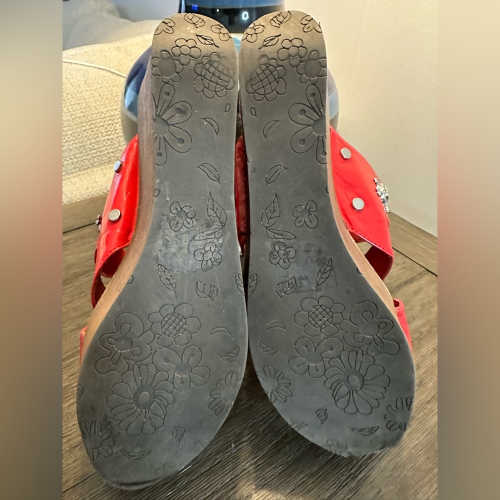 2 LIPS TOO Red Skull Toe Sandals - No Size  (9) - Picture 4 of 16